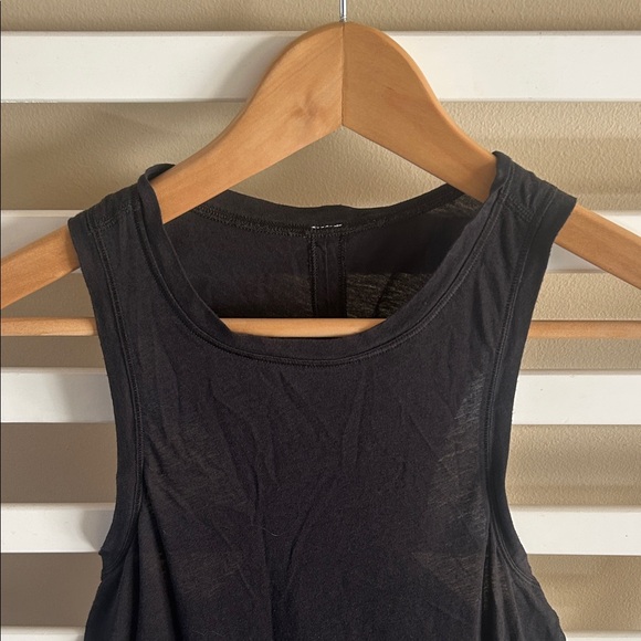 Lululemon Black Sleeveless Twisted Criss Cross Back Women's Tank Top - Picture 2 of 6